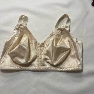 Bali Cream Full Coverage Bra with Satin Finish
